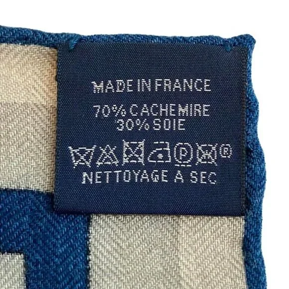 Hermes Scarf Carre Gray - Picture 3 of 10